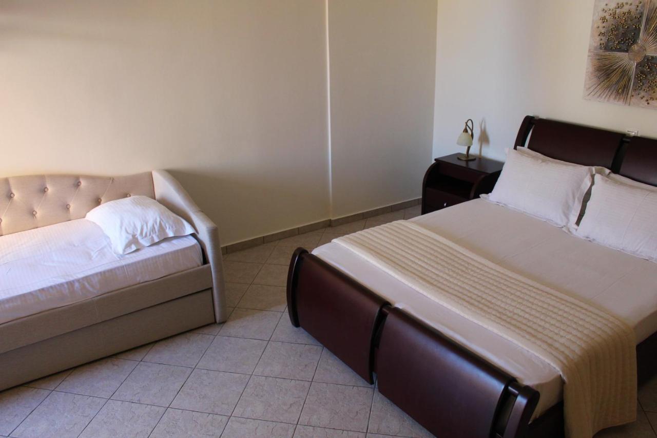 Sofotel Koroni  Luaran gambar