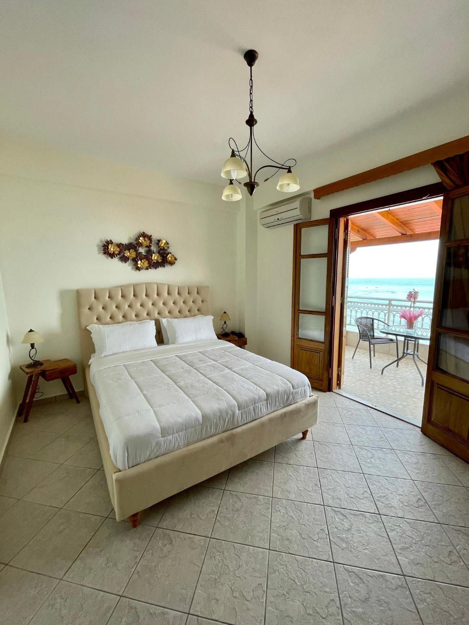 Sofotel Koroni  Luaran gambar